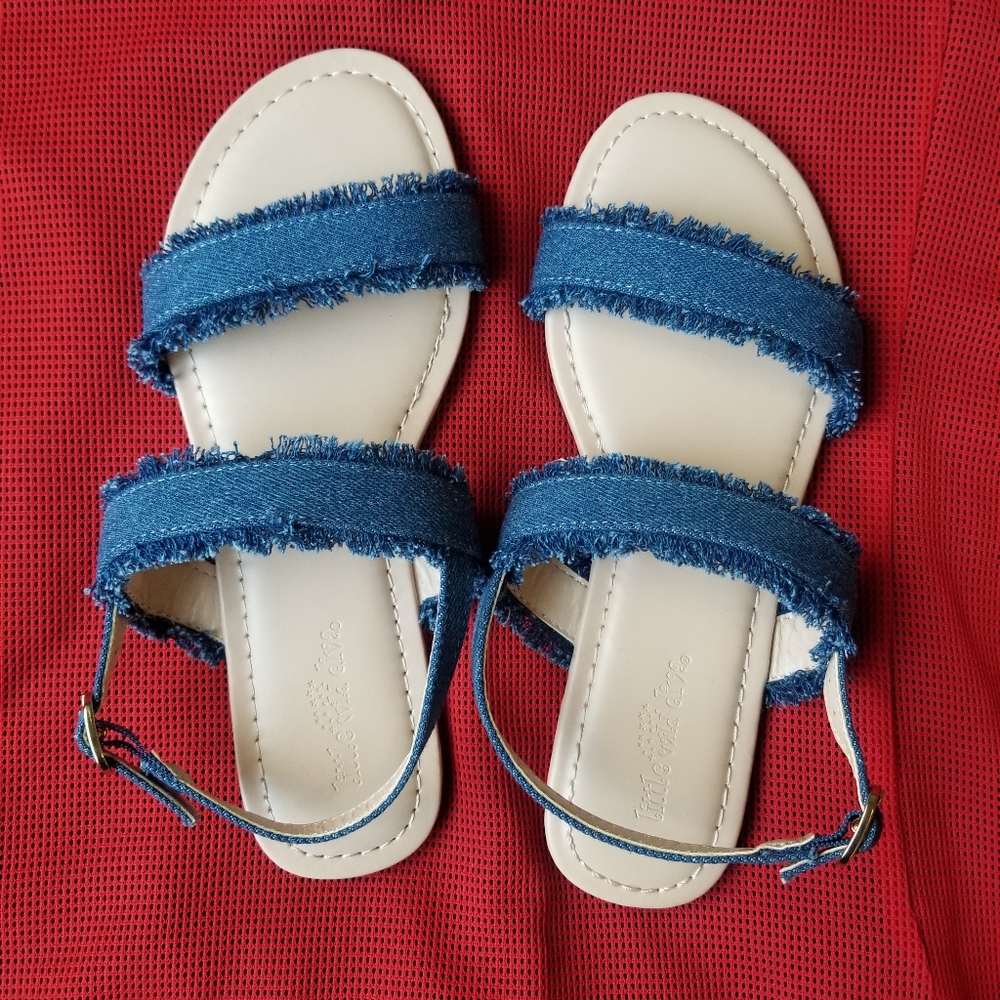 NWOT little girl shoes size 3